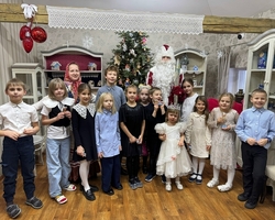 88новогодняяпрограммаврезномпали